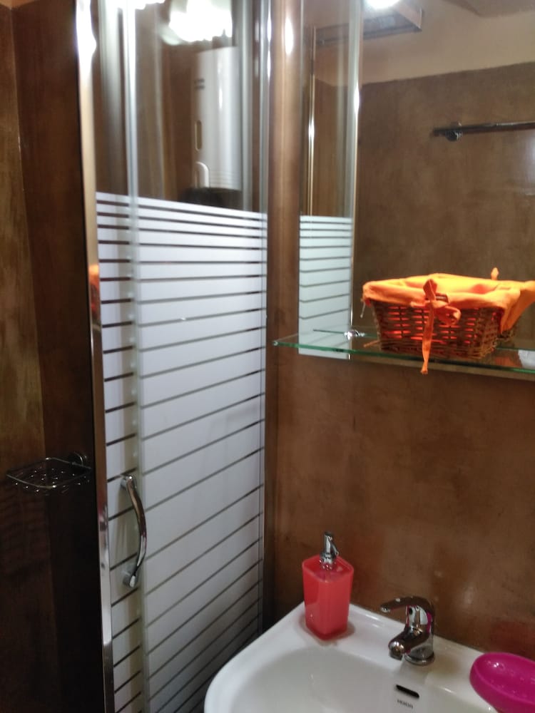 Smaragdi Rooms for Rent