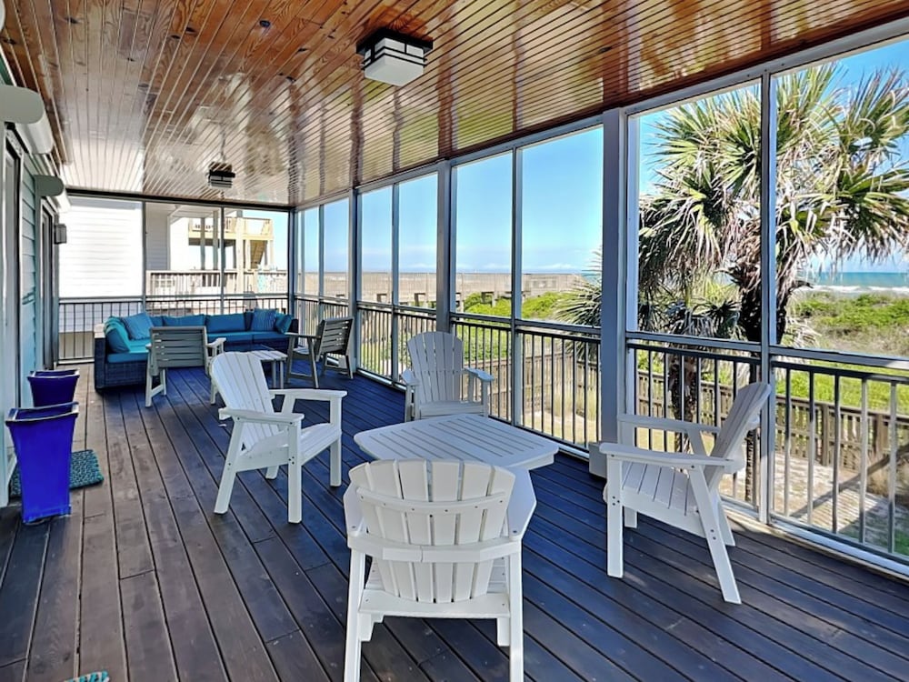Blue Me A Wave by Topsail Realty
