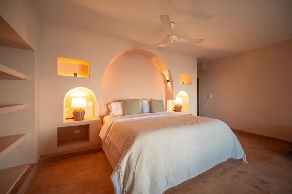 w Stunning 6BR Beachfront Villa in Rosario