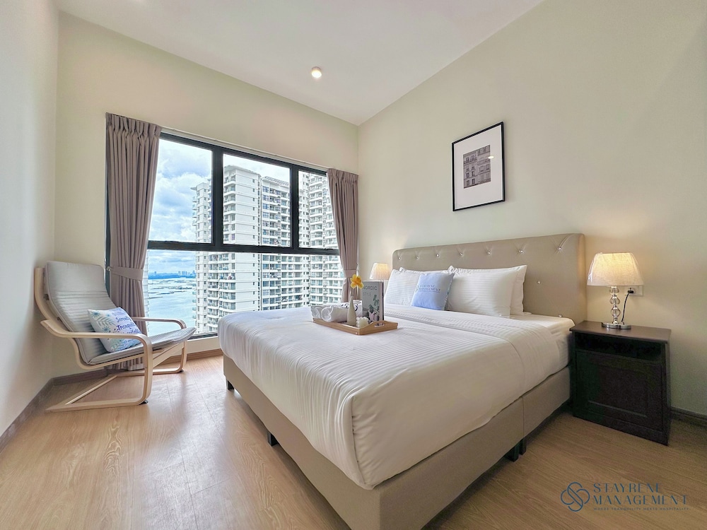 Country Garden Danga Bay Sea View Homestay by Stayrene