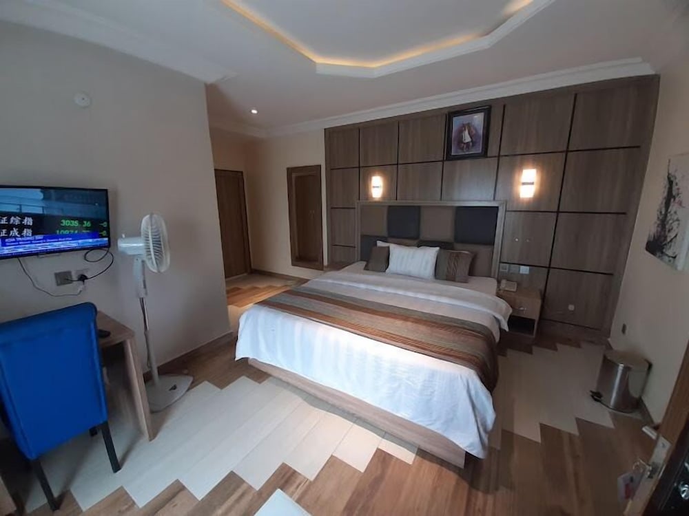 Gold Palm Hotels Ltd