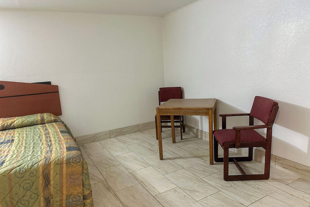 Shamrock Kings Inn By Oyo Marked Tree I-555