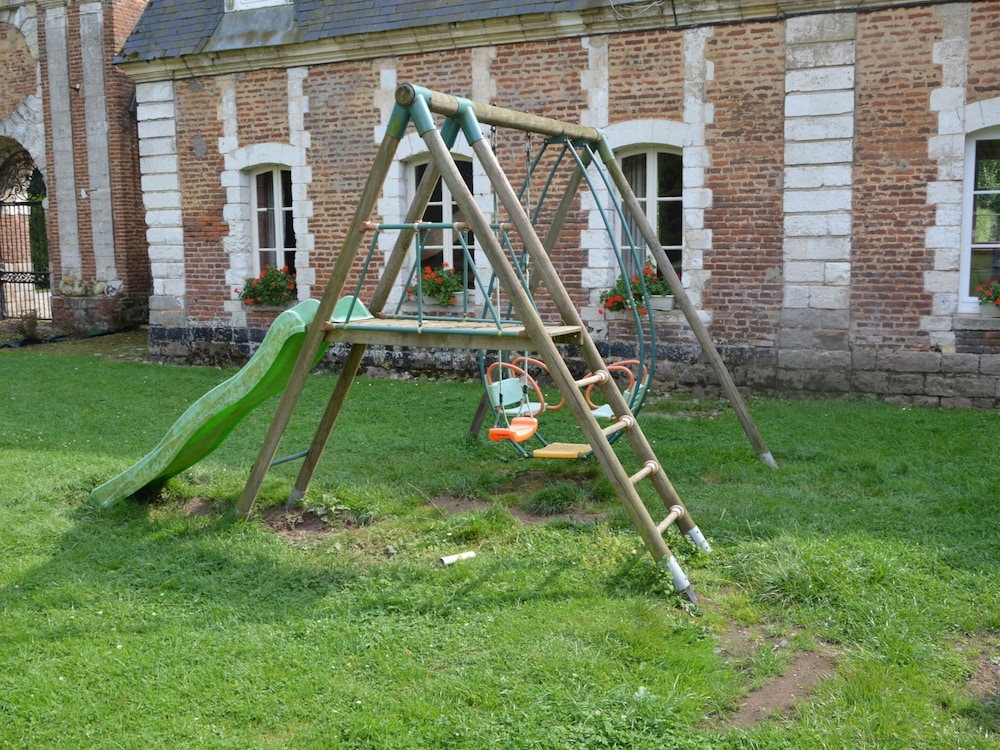 Holiday Home in a Historic Building Near Montreuil