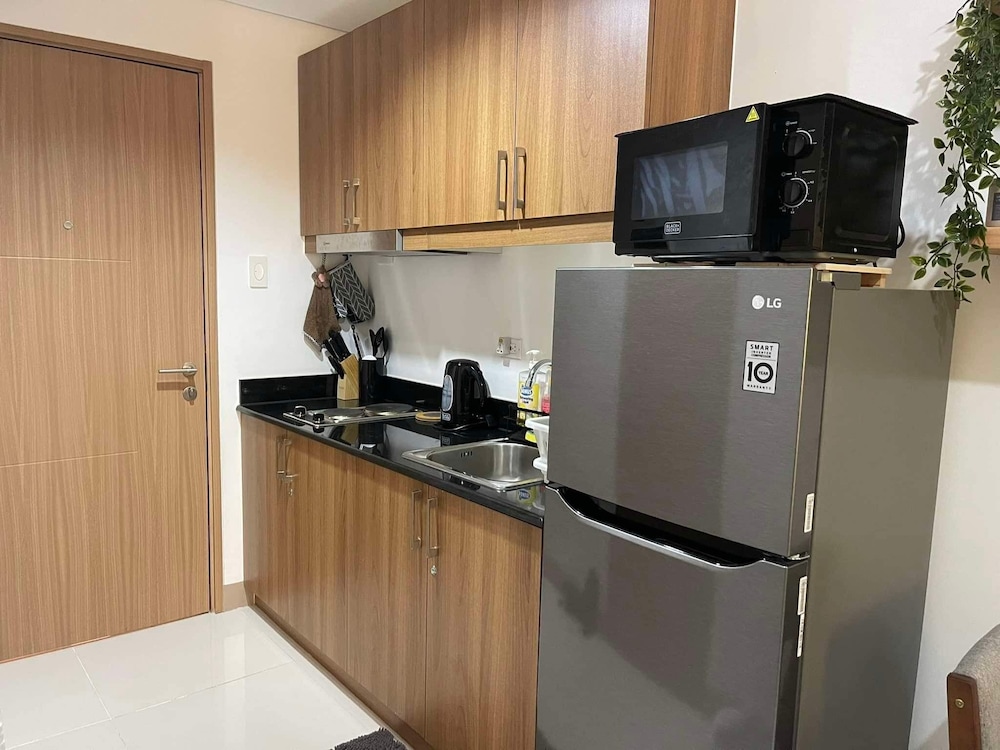 Lush residence Makati City by darpm