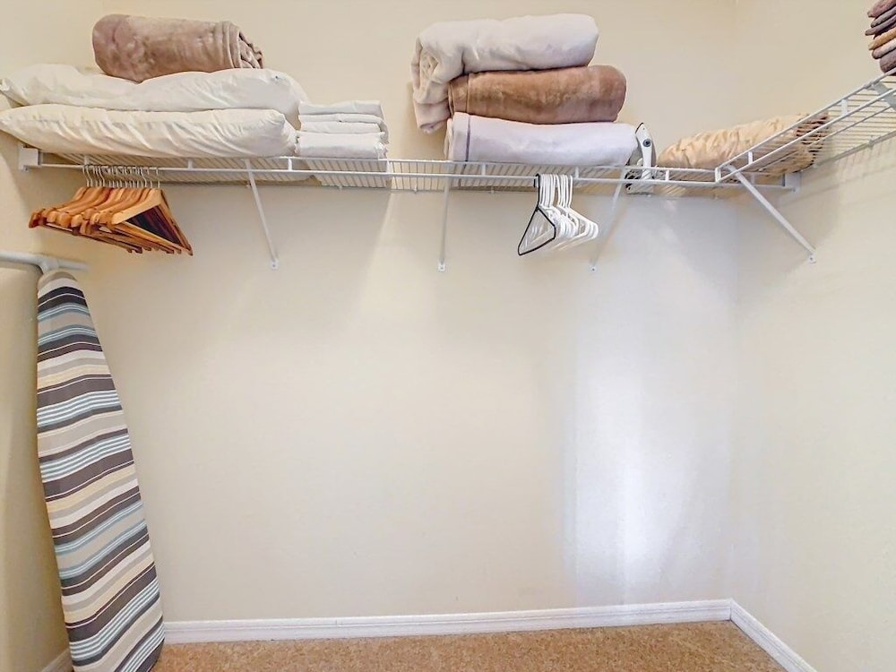 Spacious 5br Home W/ Private Pool+spa In Scenic Davenport Location 5 Bedroom Villa