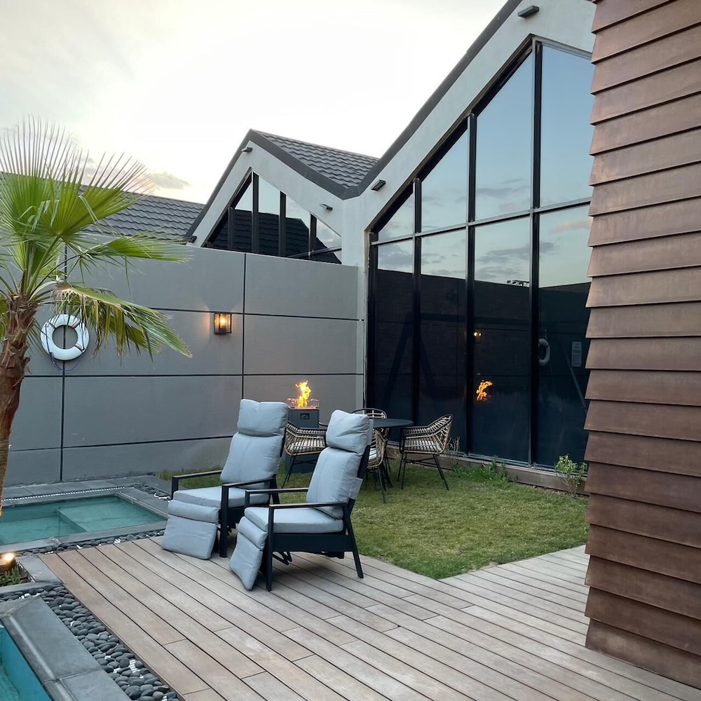 cottage chalet