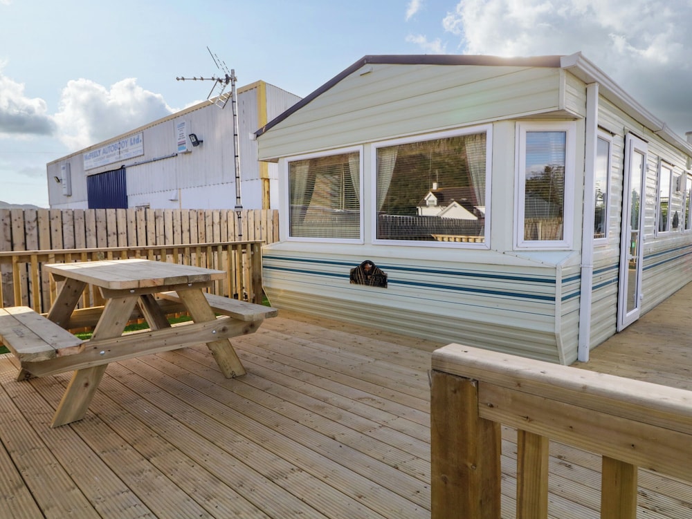Meric Stone Holiday Lets Caravan 2