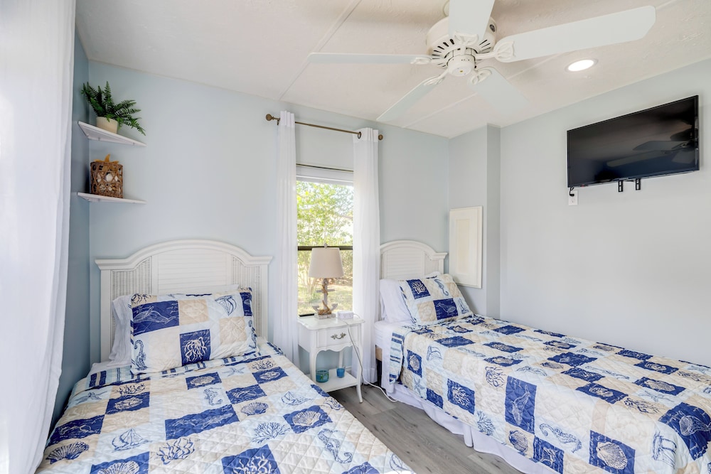 Golf & Pool Access: Home w/ Yard in Lady Lake