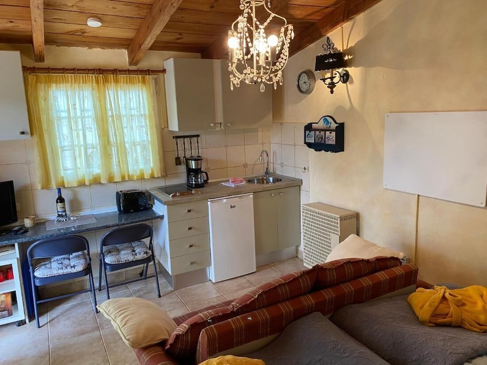 Cottage With 1 Bedroom, 2 Bathroom Heated Solar Pool, Sauna, Jacuzzi Garden photo 5
