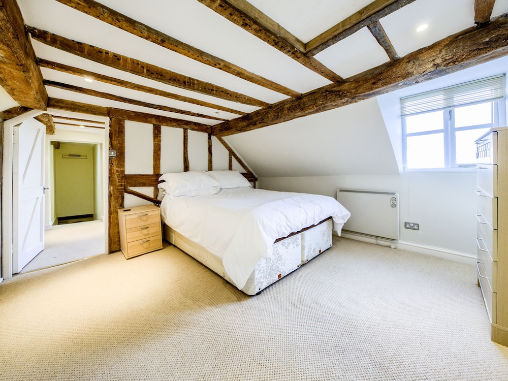 Brickbarns Farm House