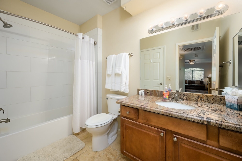 Signature Ii 2 Bedroom Condo