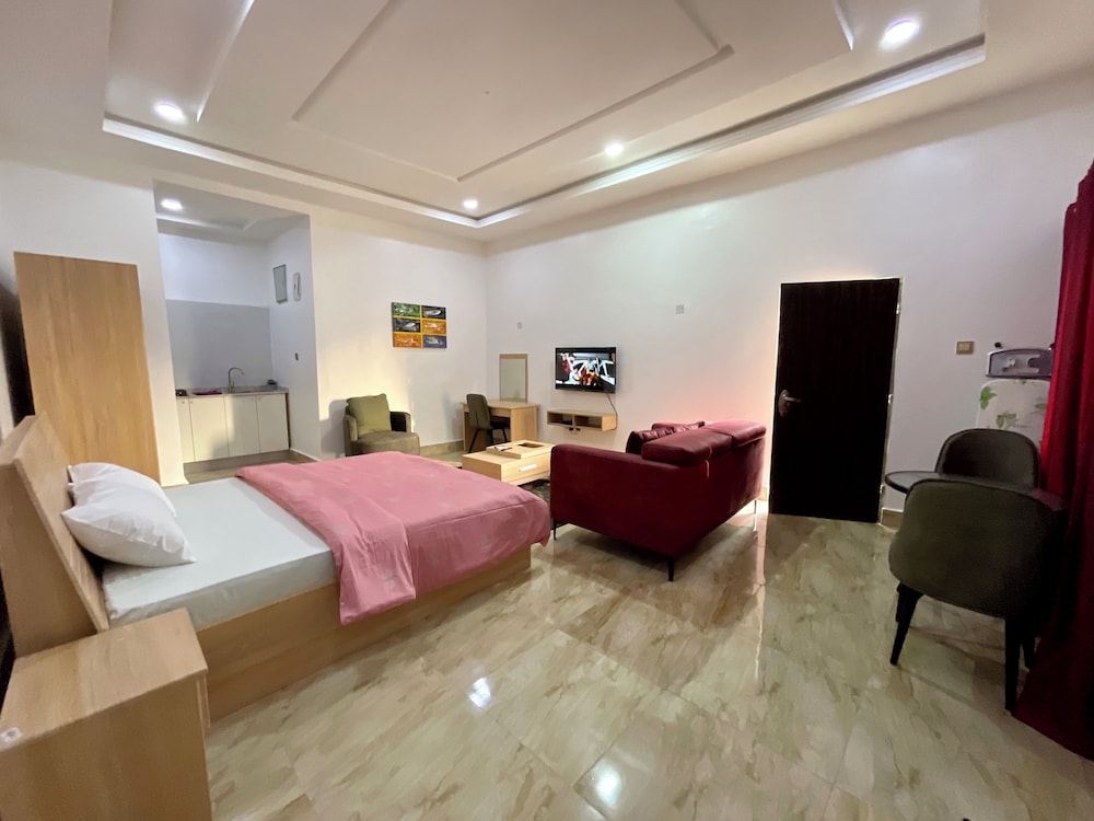 FURNISHED APARTMENTS