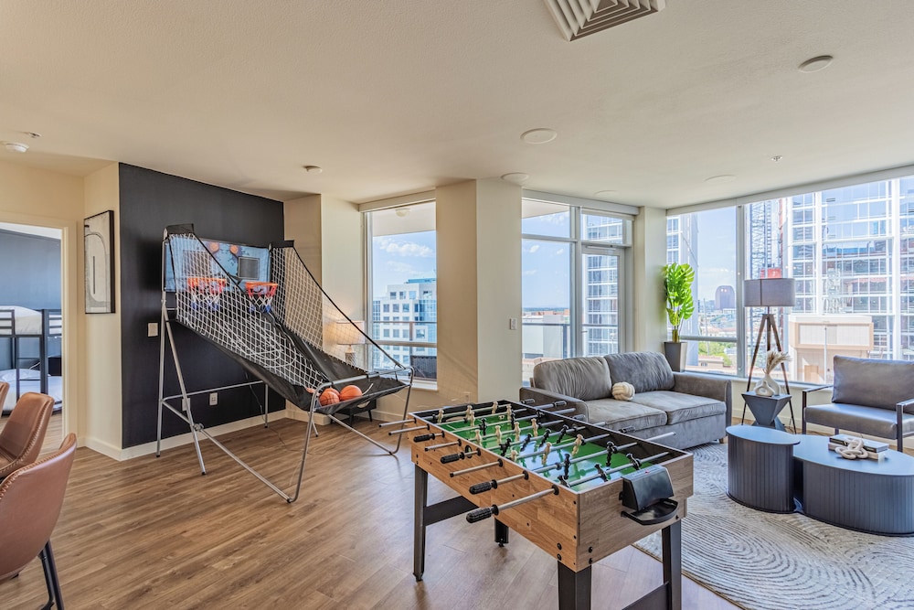 ROVE LIVING/KL - 44 Monroe
