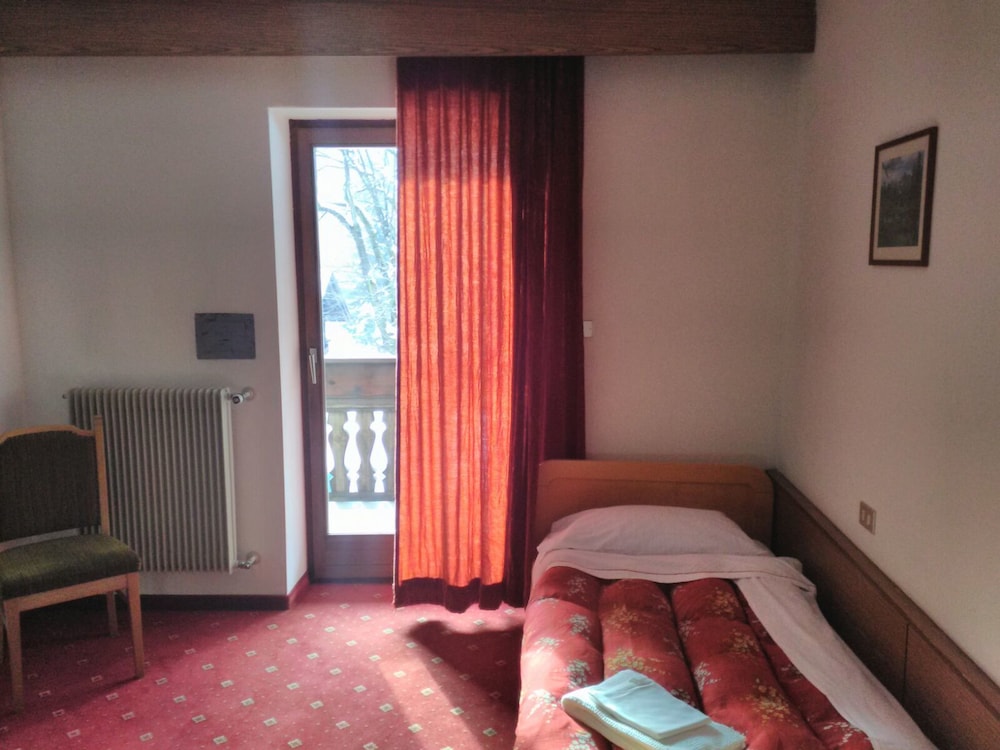 Hotel & Camping Gisser