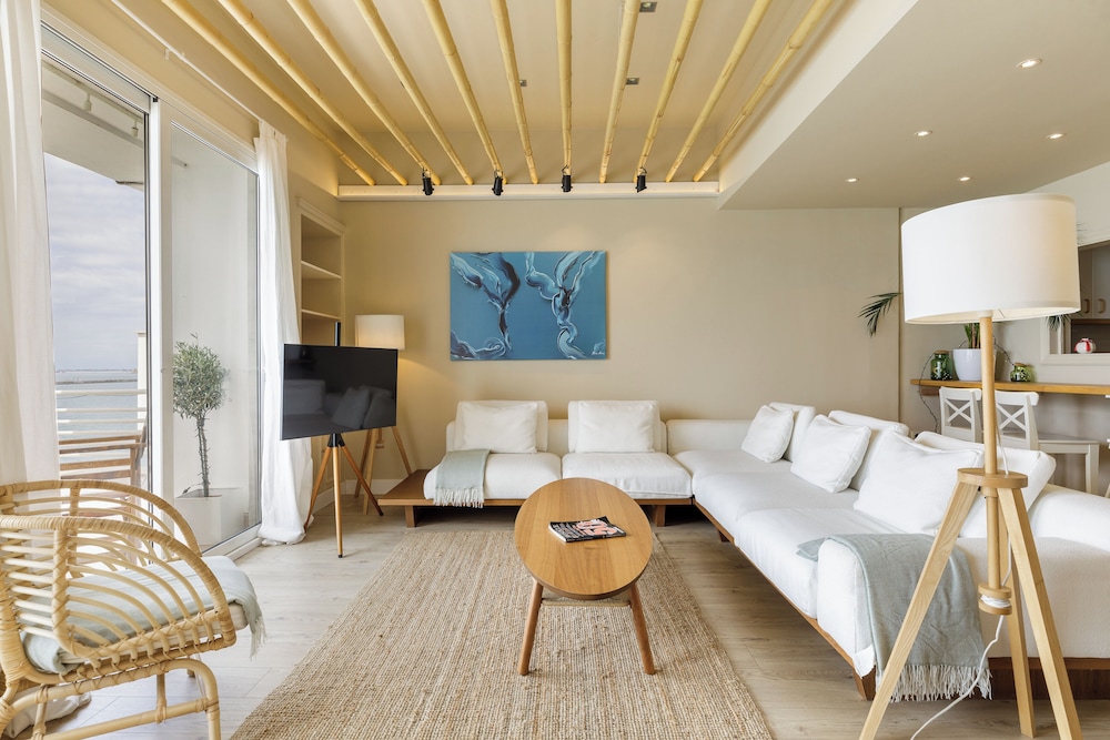 Infinity & Beyond seafront apartments