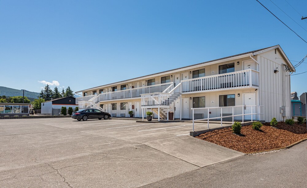 Sundowner Motel