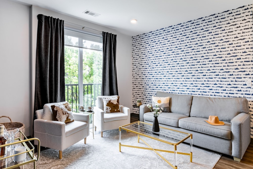 Lindsley by Avantstay Balcony Modern Design A Downtown Location