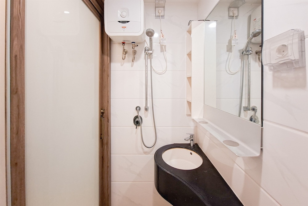 Studio Near Mall At Sky House Bsd Apartment