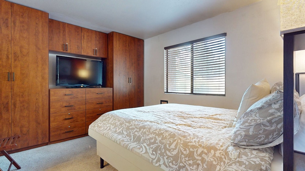 Mammoth Sierra Townhomes #25 3 Bedroom Condo