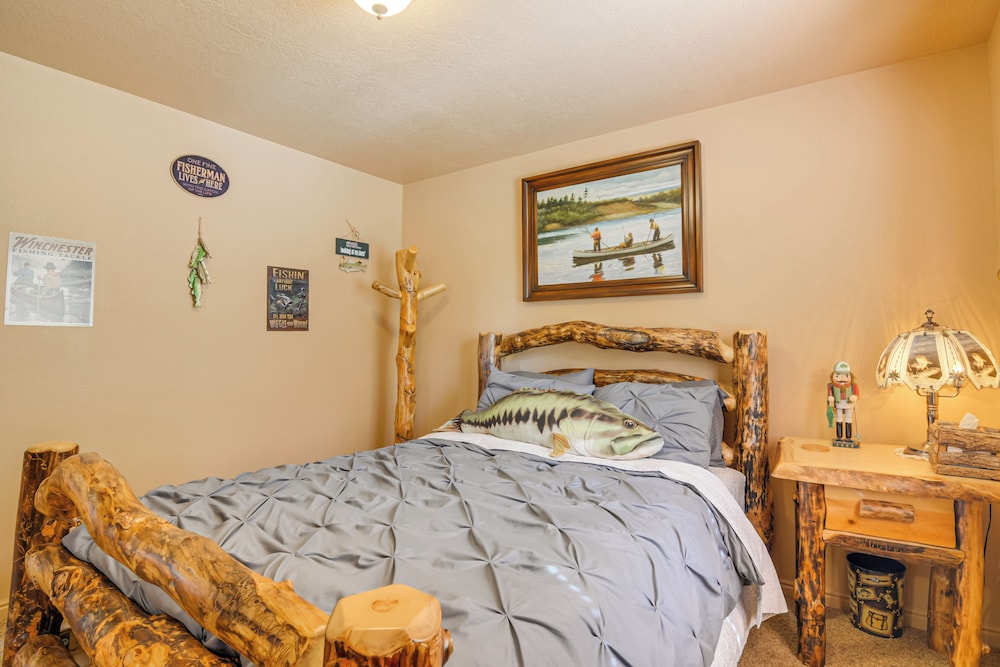 Luxe Cabin Retreat, Near Bryce & Zion Nat'l Parks!