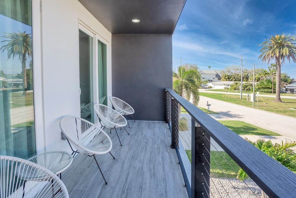 Luxury Pool Home Golf Cart