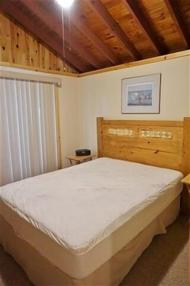 462 Paudash Lake 4 Bedroom Cottage