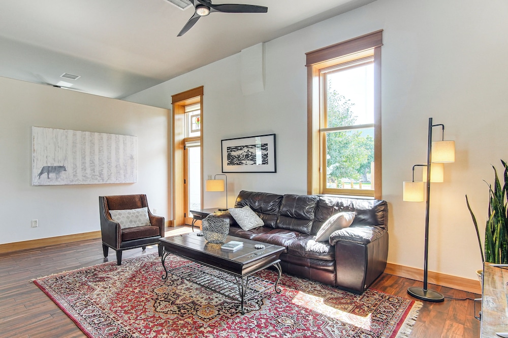 Divine Salida Stay: Walkable Location Near Dtwn!