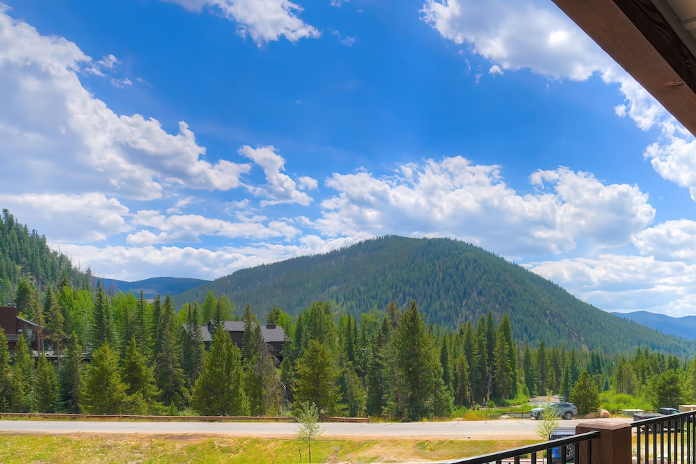 Spacious And Luxurious 2br Condo - Kids Ski Free 2 Bedroom Condo