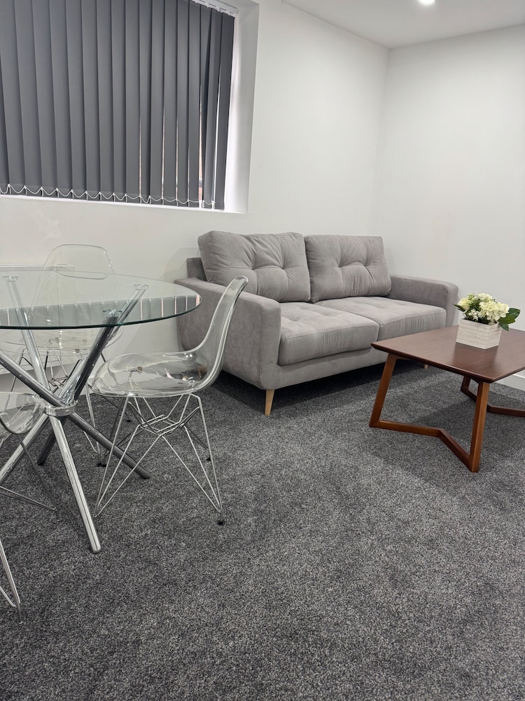 Luton Town 1 Bed Flat - Sleeps 2 Wifi