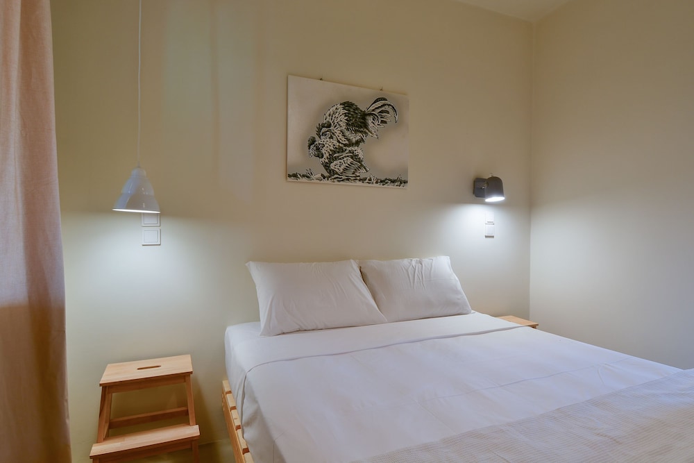 Rooster Guesthouse Rooms view 2
