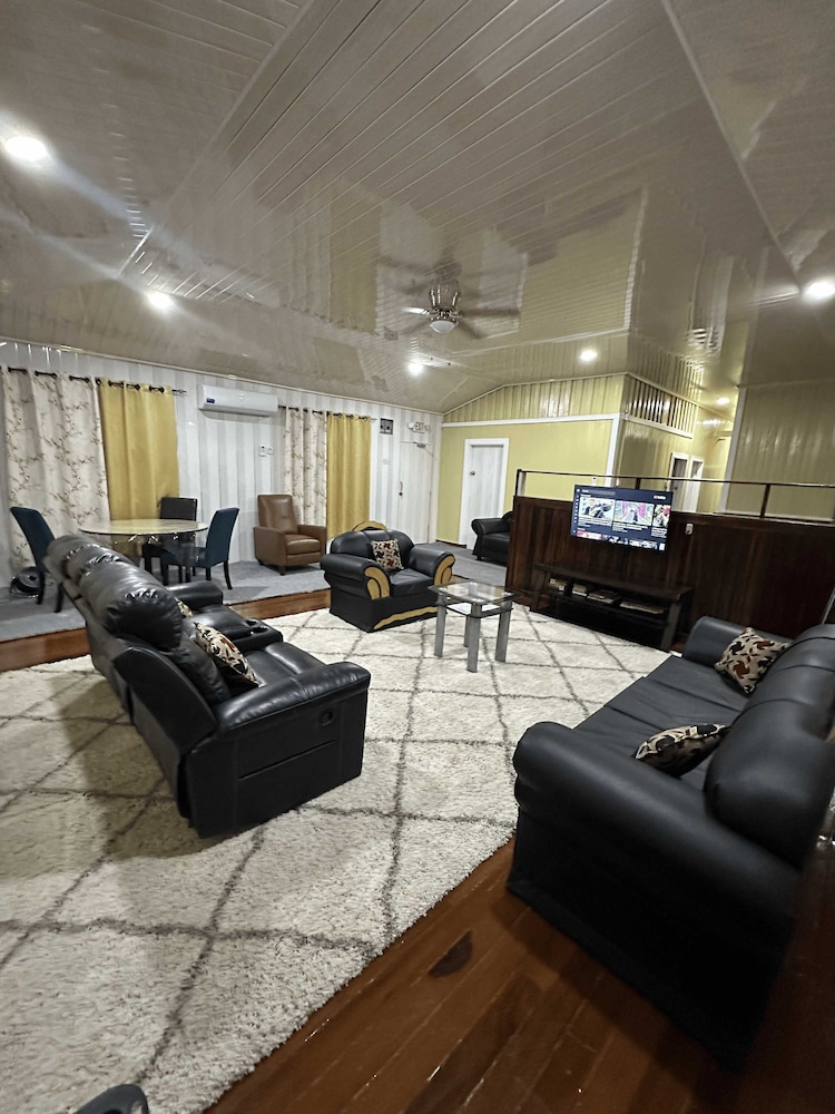 Exclusive Apartment in Triumph