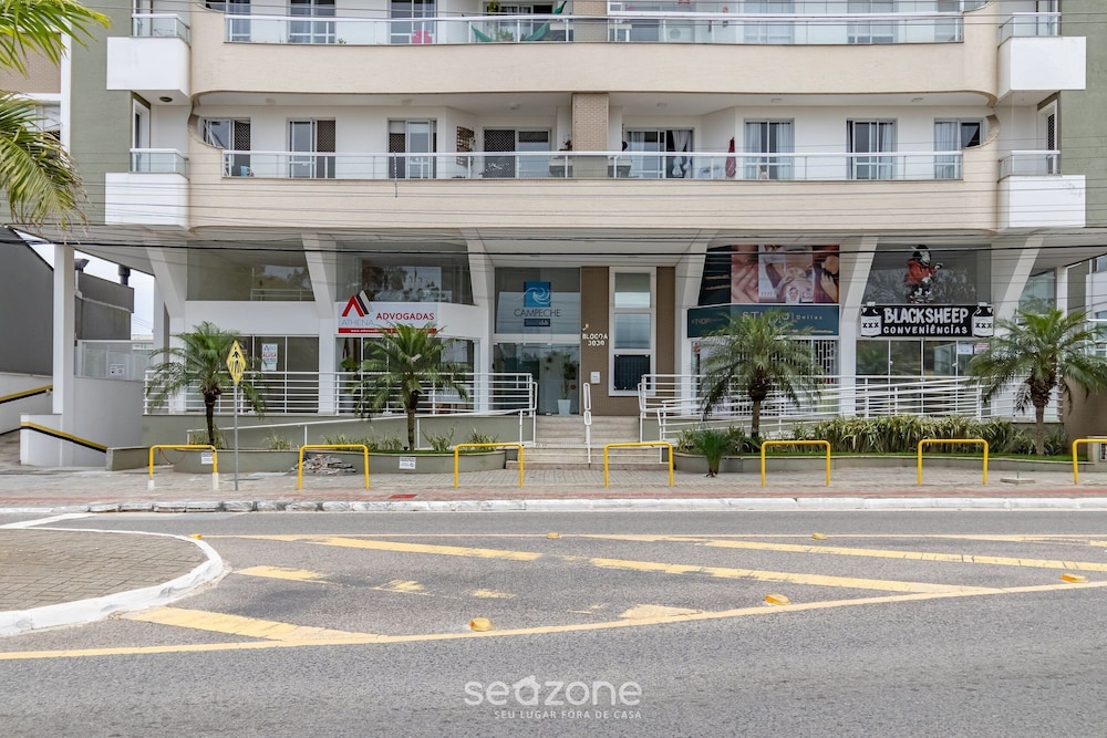 Charming Apt 270m From Campeche Beach - Cbu203