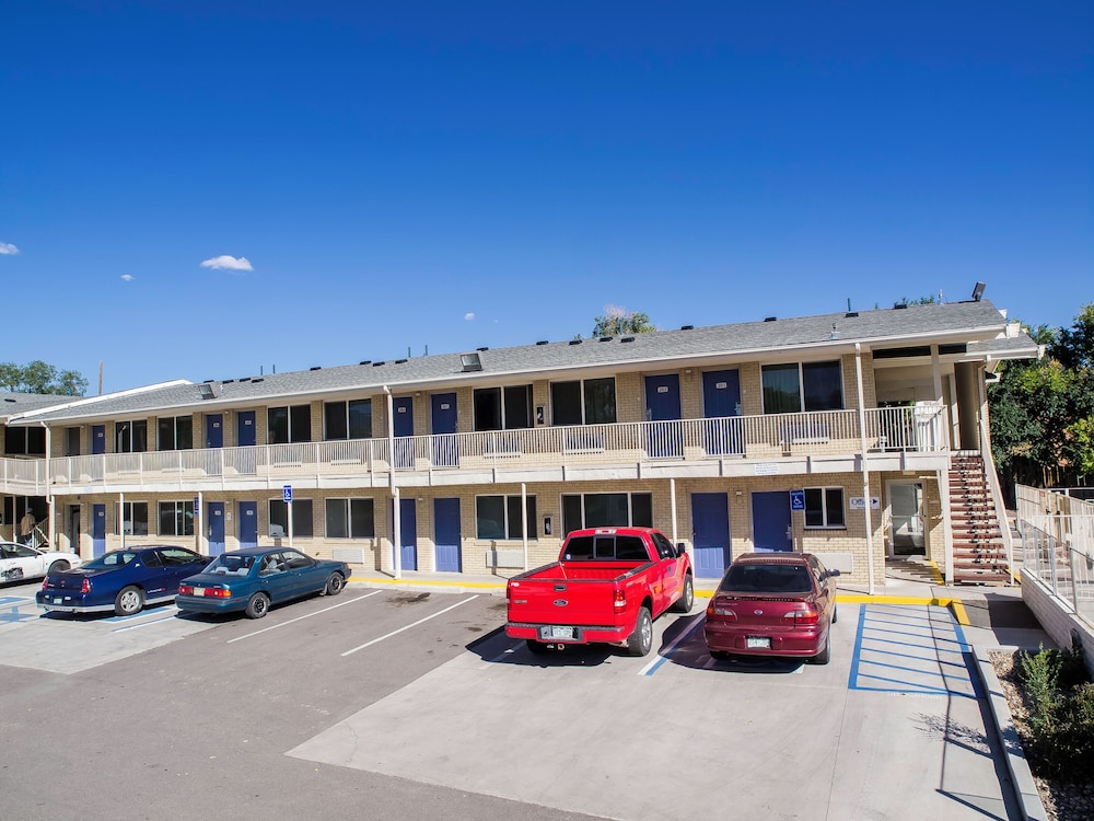 Motel 6 – Colorado Springs, CO – South/Metro Area