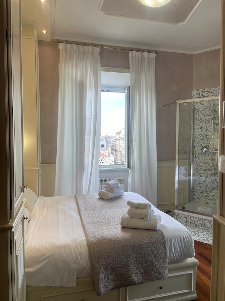 Dama Opera Elegantia Rooms