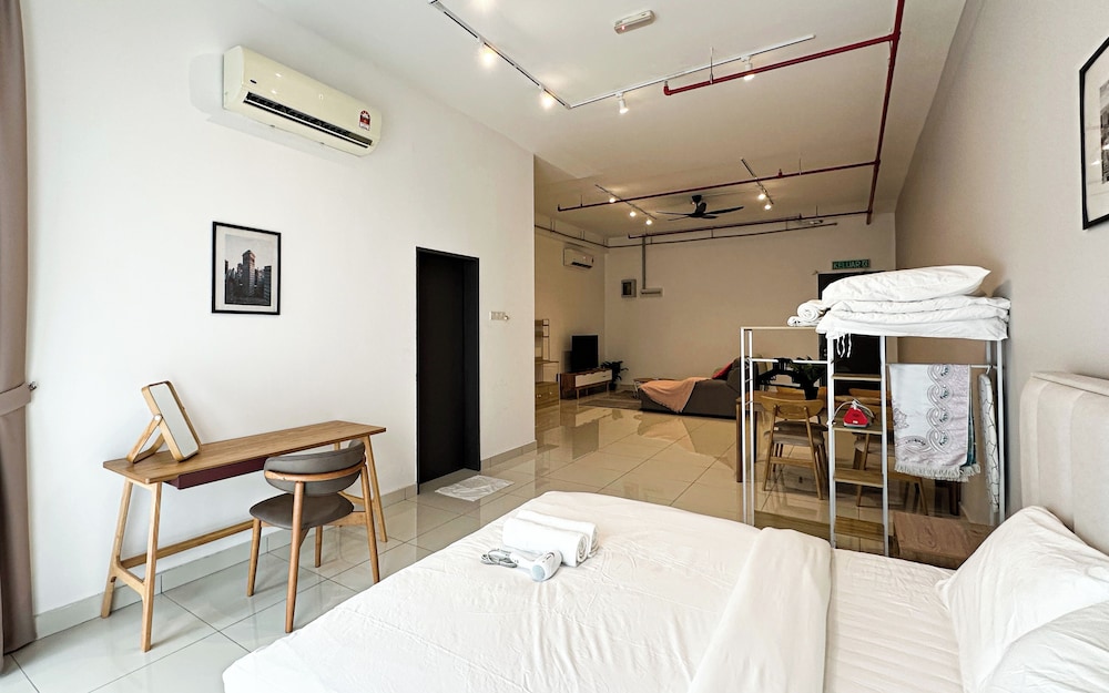OYO 12945 Hotel President