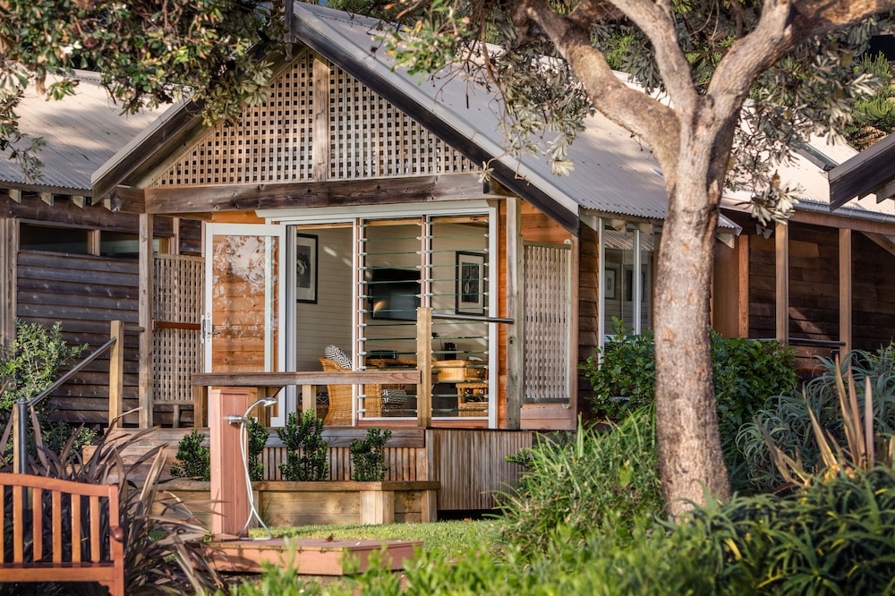 Hotel Kims Beachside Retreat - Image 1