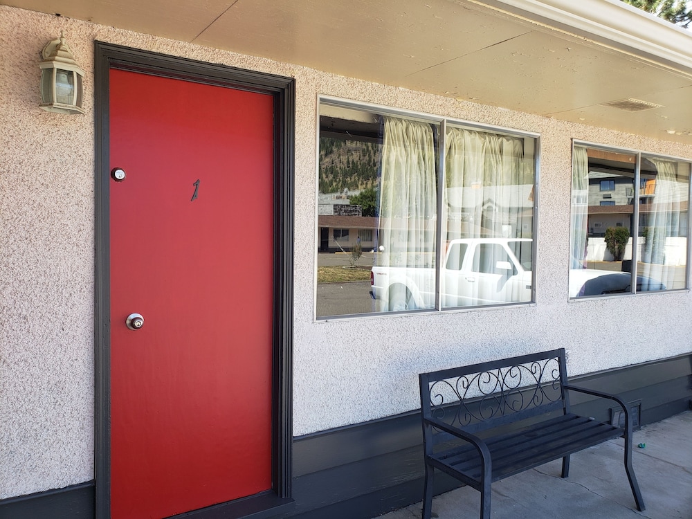 Sportsman Motel