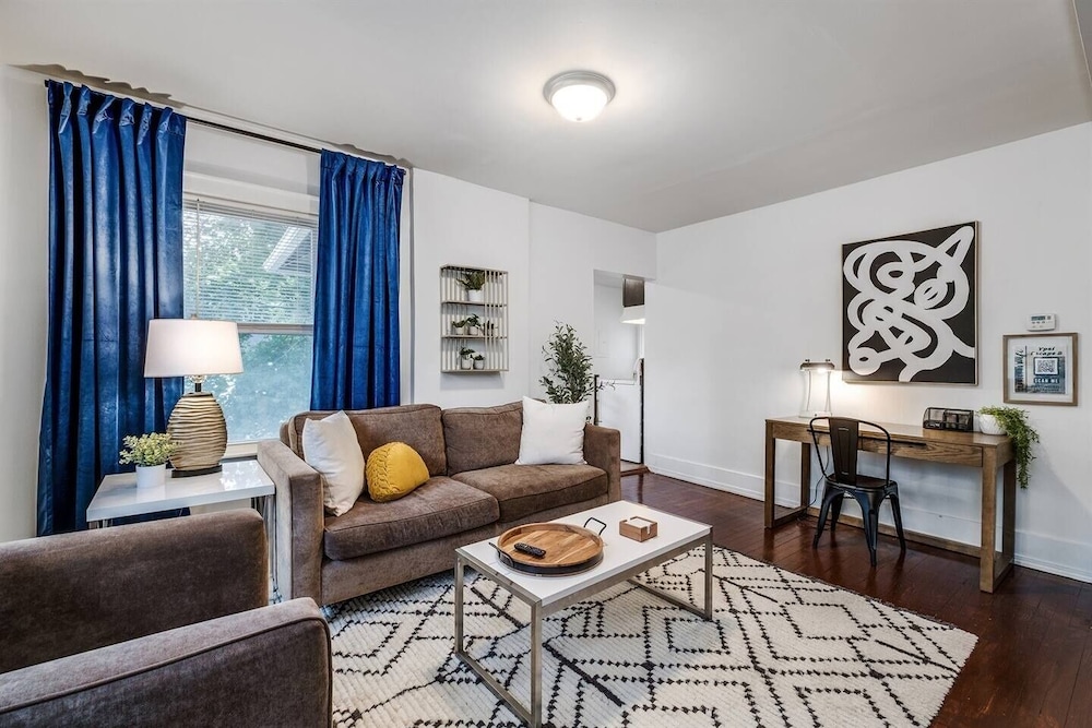 Pet-friendly Furnished Apt Near Emu Free Parking 2 Bedroom Apts