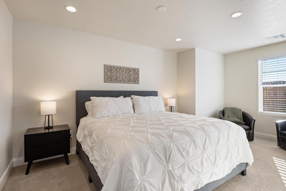 Holiday Hideaway 5 Bedroom Townhouse