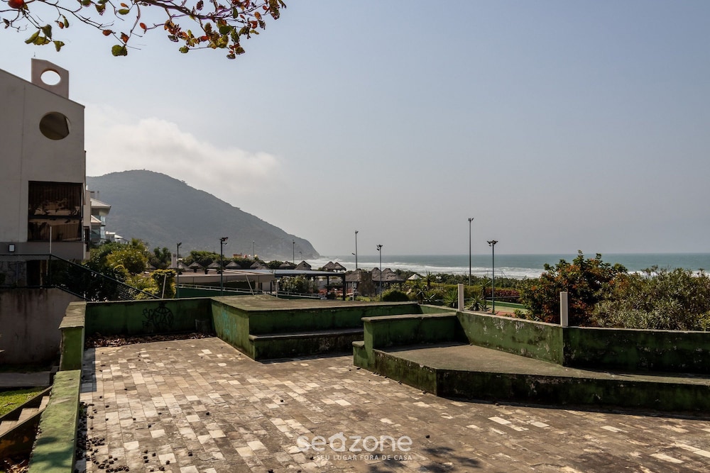 Apt W/bbq and Access to Praia Brava Rra0103