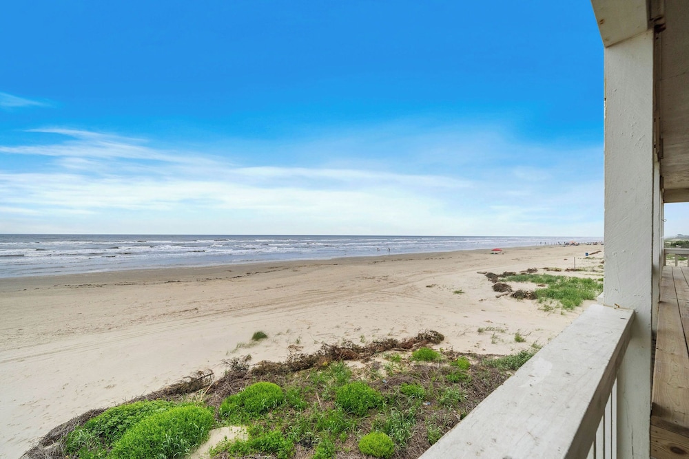 The Beach House by Ryson Vacation Rentals