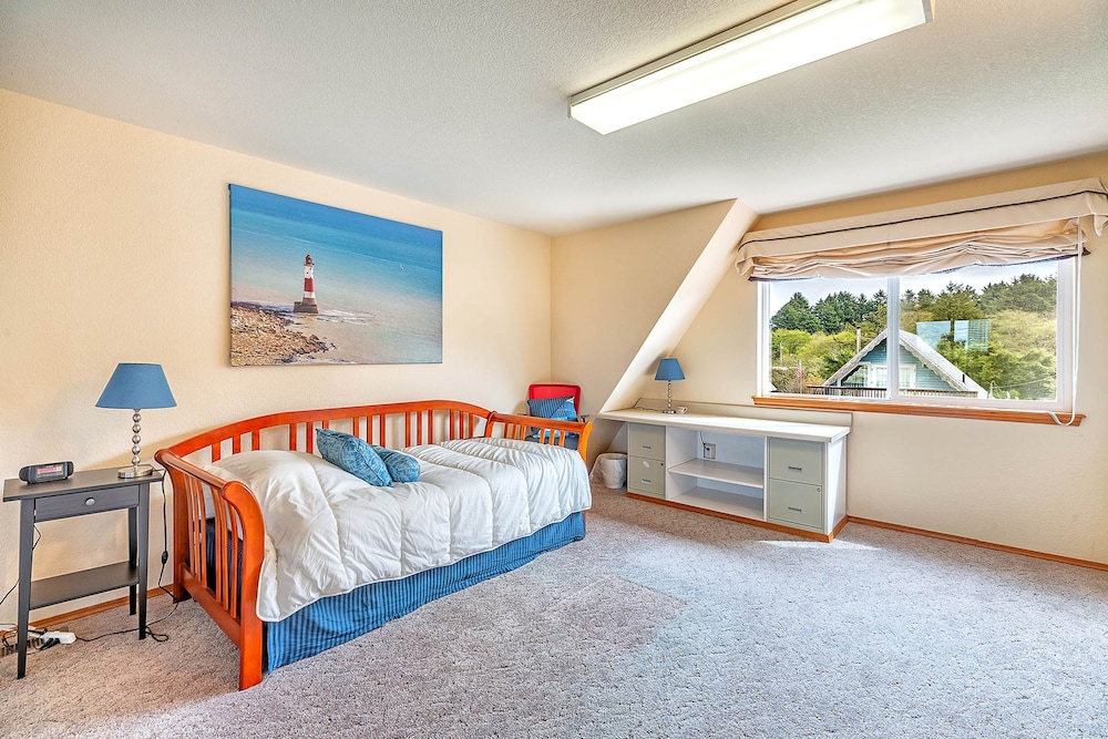 Surf Watch House in Copalis Beach