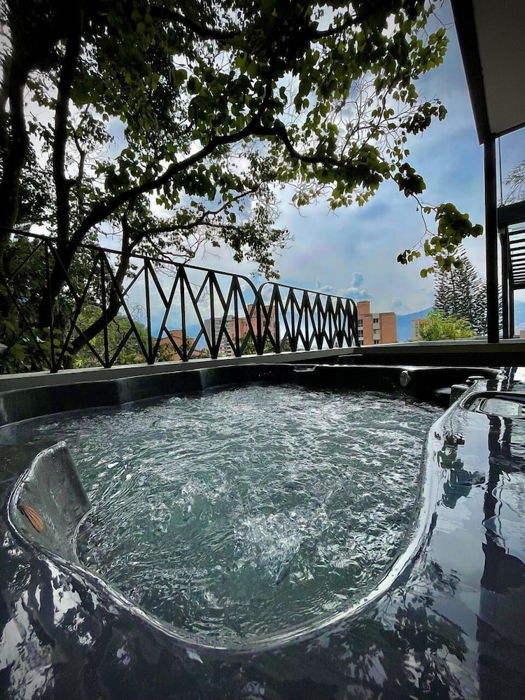 Nomadic Suites