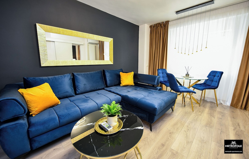 Metropole Apartments Central City