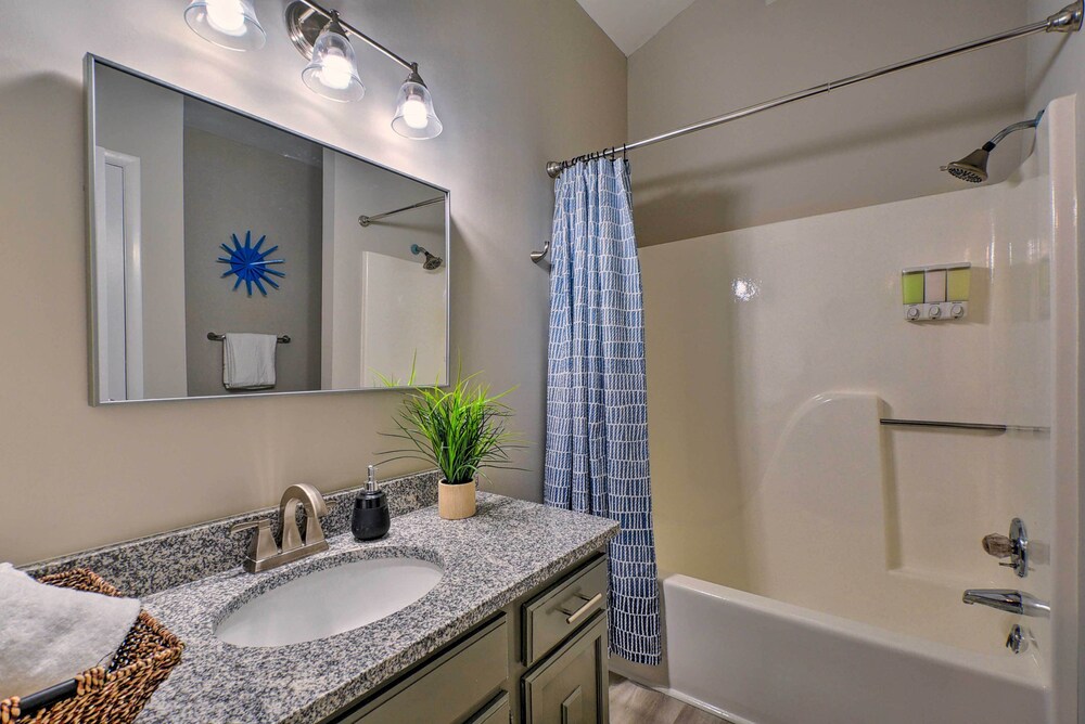 Spacious Huntsville Condo: Proximity to Dtwn! view 4