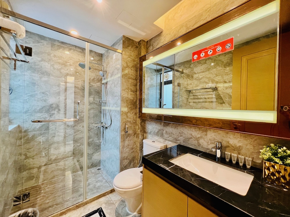 R&F PRINCESS COVE BY HOMEFORT SUITES