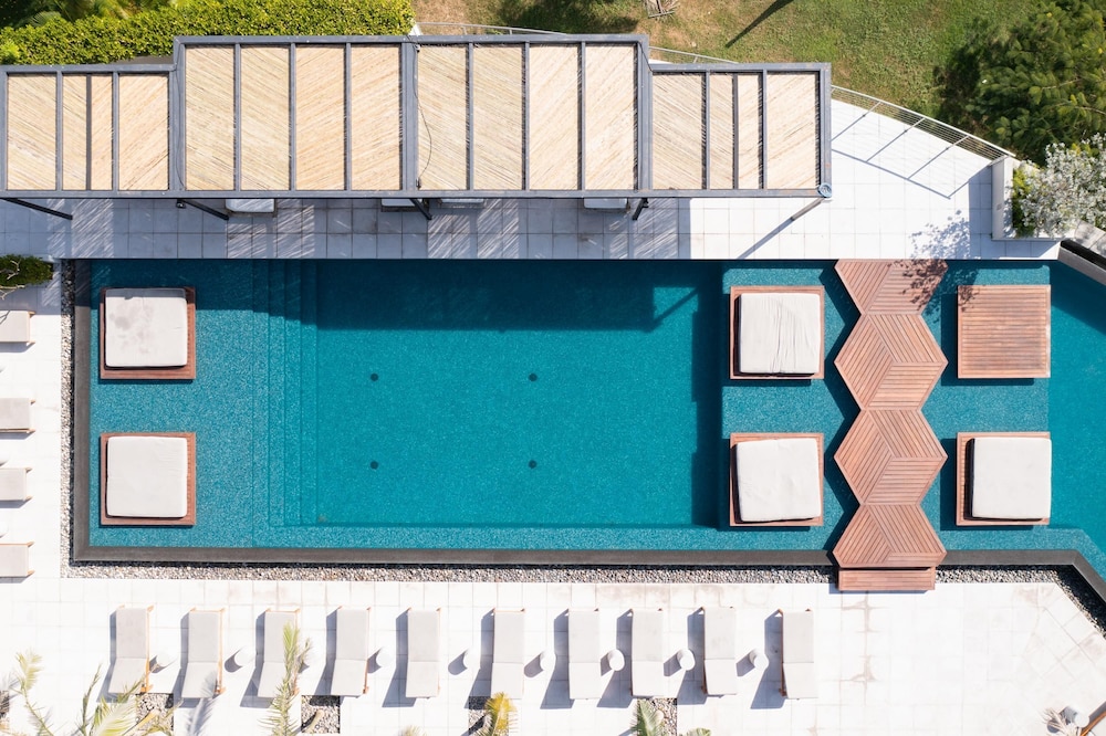 Ourfriends Condo by Acomodo