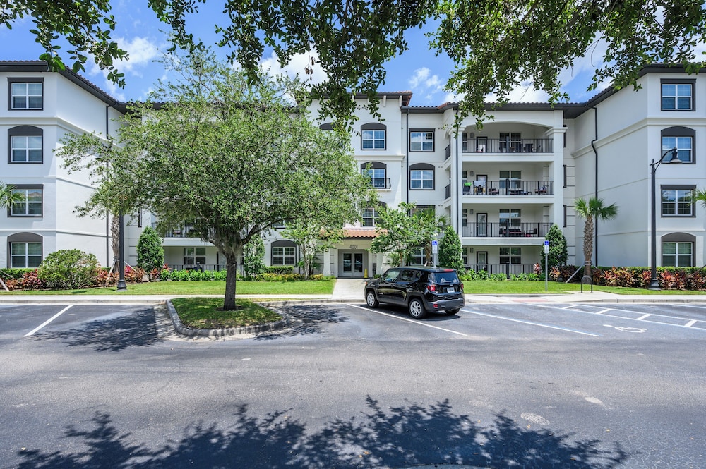 Epic Universe Brand New Modern Vista Cay Reserve Condo - 6005