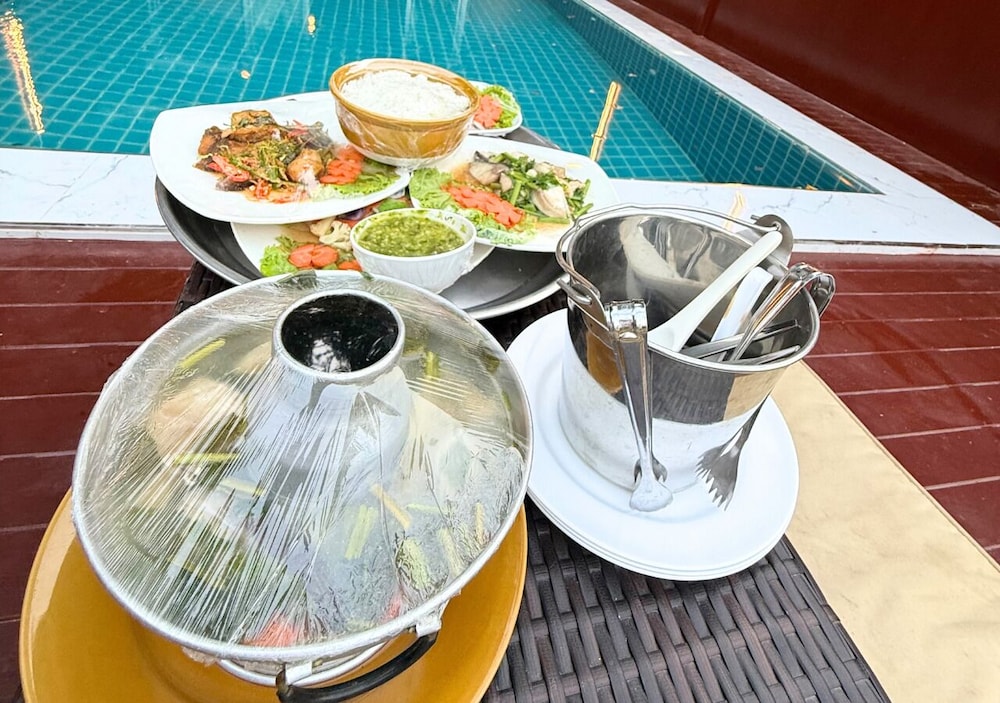 19 Degrees Resort