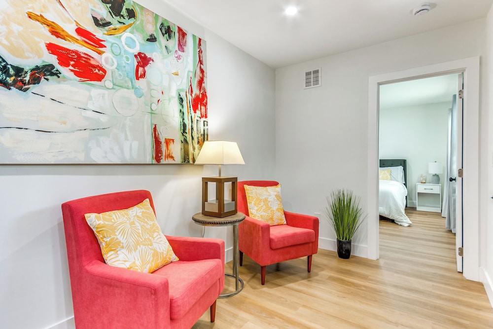 3 Mi to Dtwn Entertainment: Pensacola Family Home!